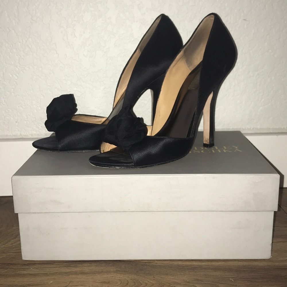 Badgley Mischka Heels 8 Black Satin